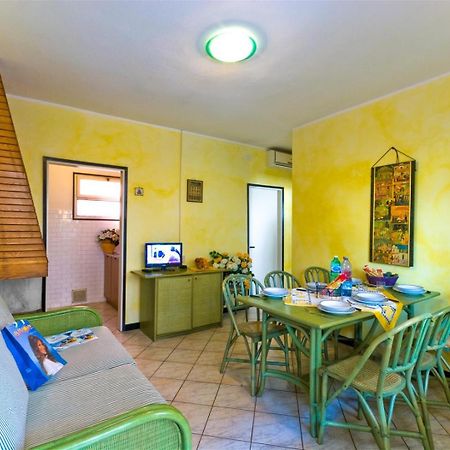 Glicini Appartement Bibione Buitenkant foto